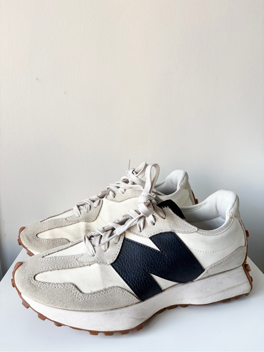 New Balance 327